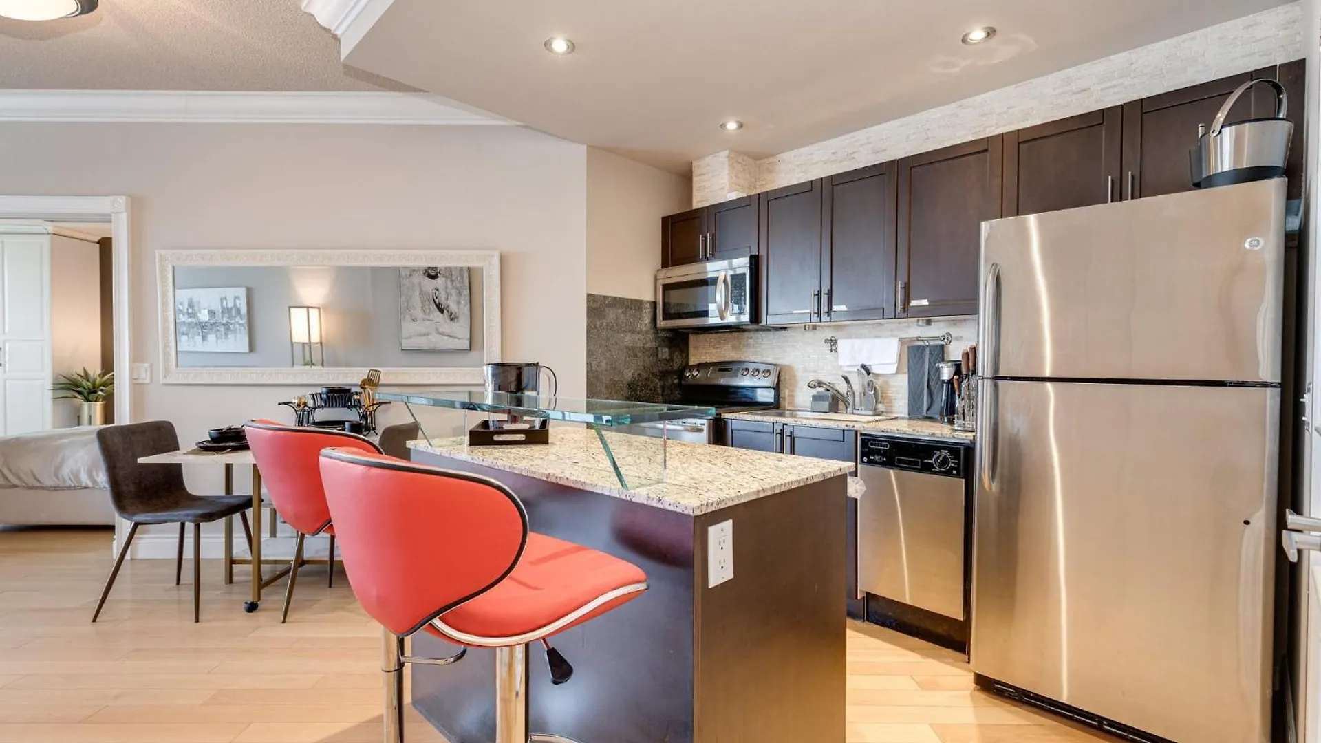 Waterfront Queens Quay West Toronto Apartman
